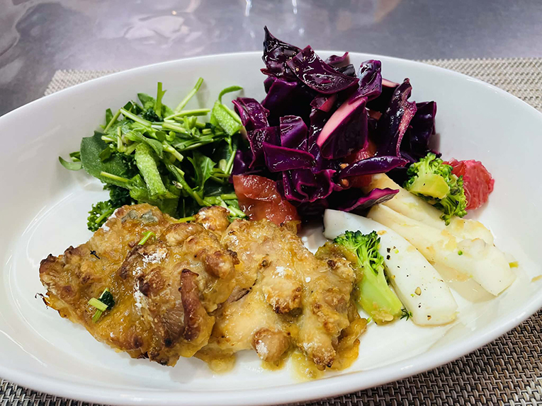 スタディオン料理教室のメニュー「ローストチキン」